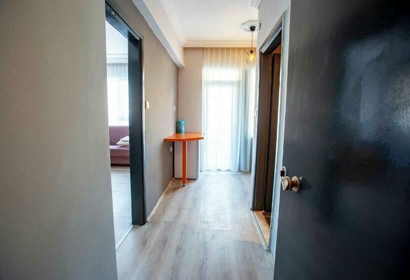 标准工作室, Hma Hotel & Suites