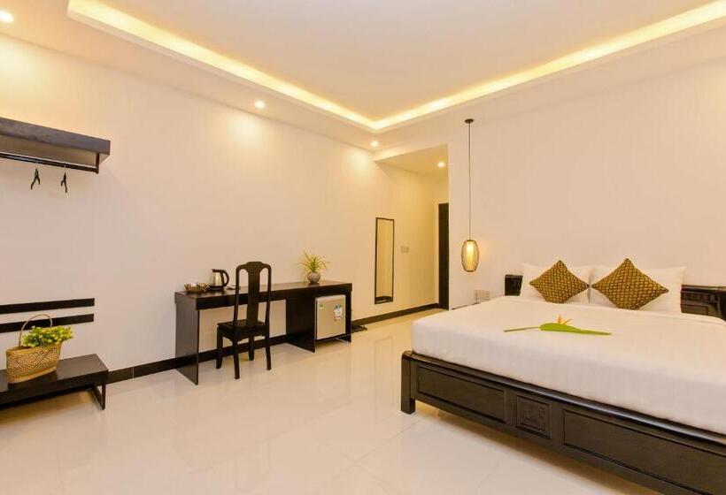 اتاق لوکس با چشم‌انداز استخر, Hoi An Sunny Pool Villa