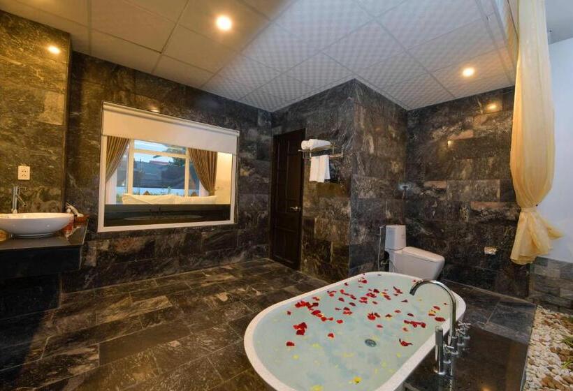 اتاق استاندارد با چشم‌انداز استخر, Hoi An Sunny Pool Villa