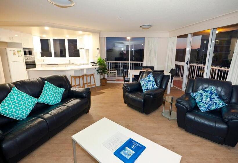 2 Bedroom Deluxe Apartment Sea View, Meridian Tower Kirra Beach