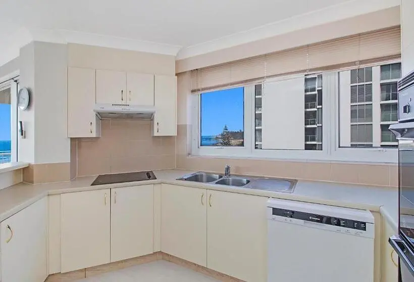 オーシャンビューの１ベッドルームデラックスアパート, Meridian Tower Kirra Beach