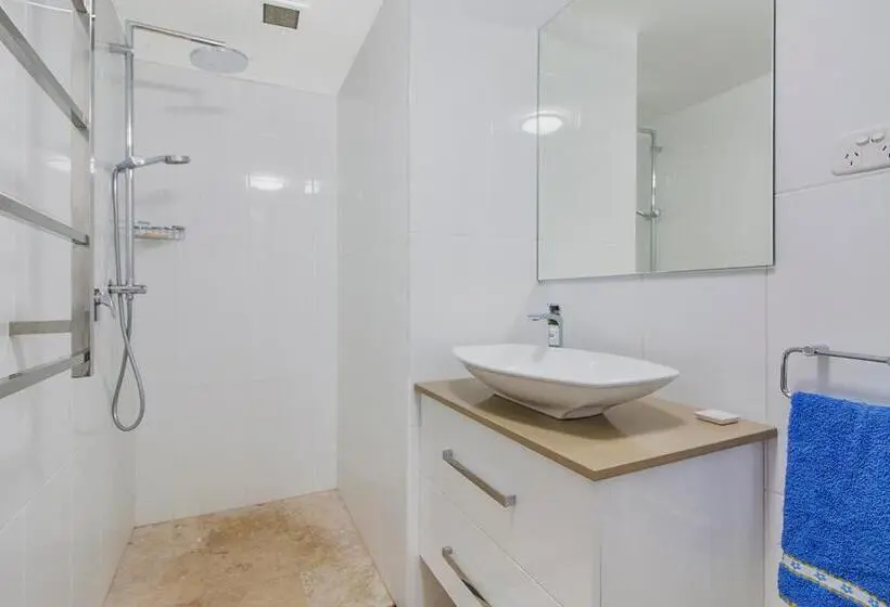 オーシャンビューの１ベッドルームデラックスアパート, Meridian Tower Kirra Beach