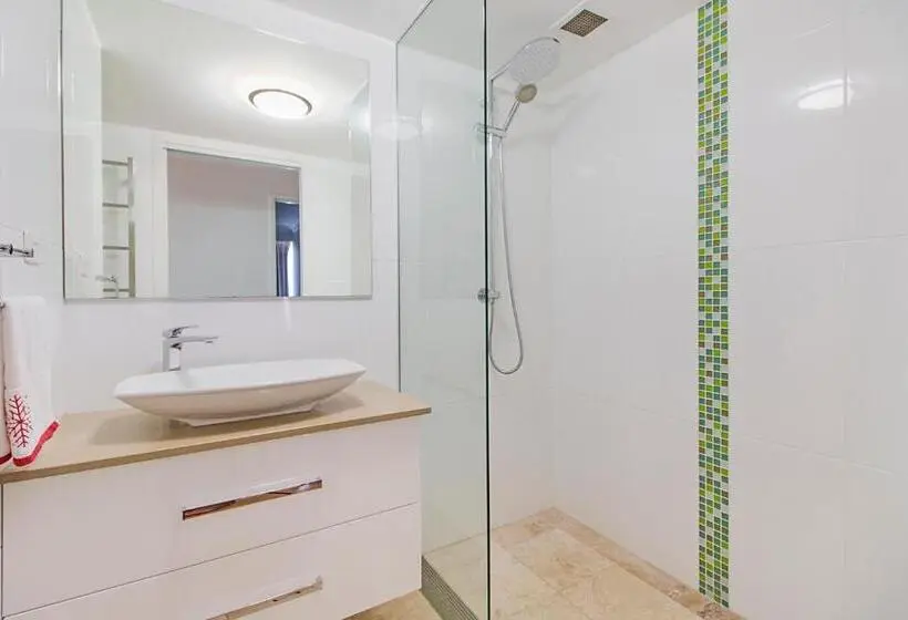 オーシャンビューの１ベッドルームデラックスアパート, Meridian Tower Kirra Beach