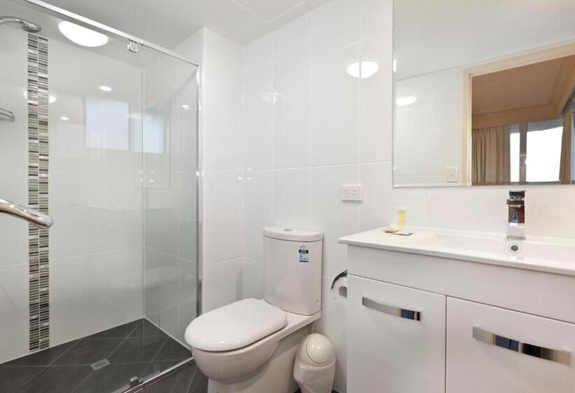 1 Bedroom Deluxe Apartment Sea View, Meridian Tower Kirra Beach