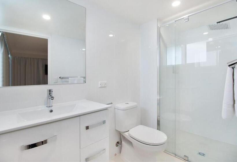 آپارتمان مدیریتی 2 خوابه, Meridian Tower Kirra Beach