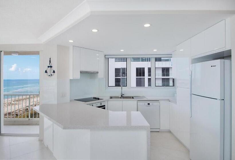 آپارتمان مدیریتی 2 خوابه, Meridian Tower Kirra Beach