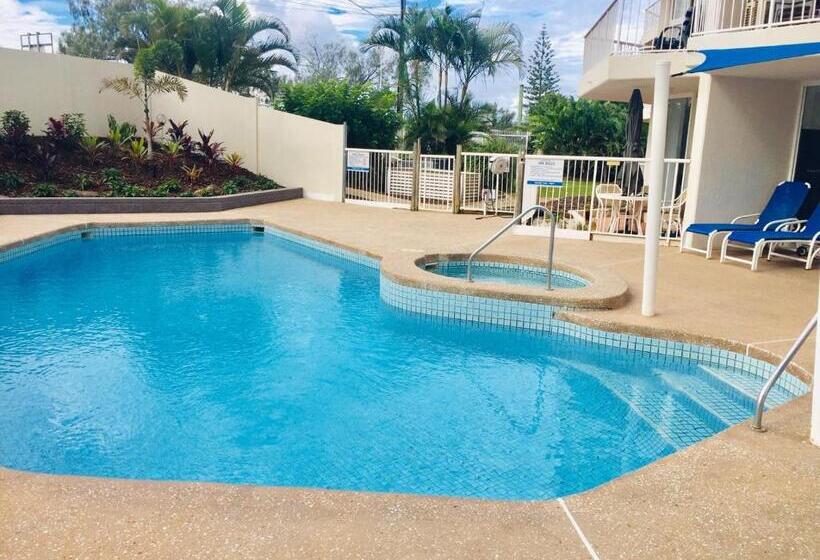 Апартаменты 3 Спальни, Meridian Tower Kirra Beach