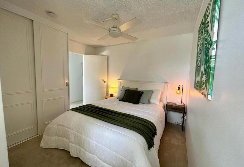 Апартаменты 2 Спальни, Meridian Tower Kirra Beach