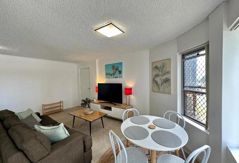 Апартаменты 2 Спальни, Meridian Tower Kirra Beach