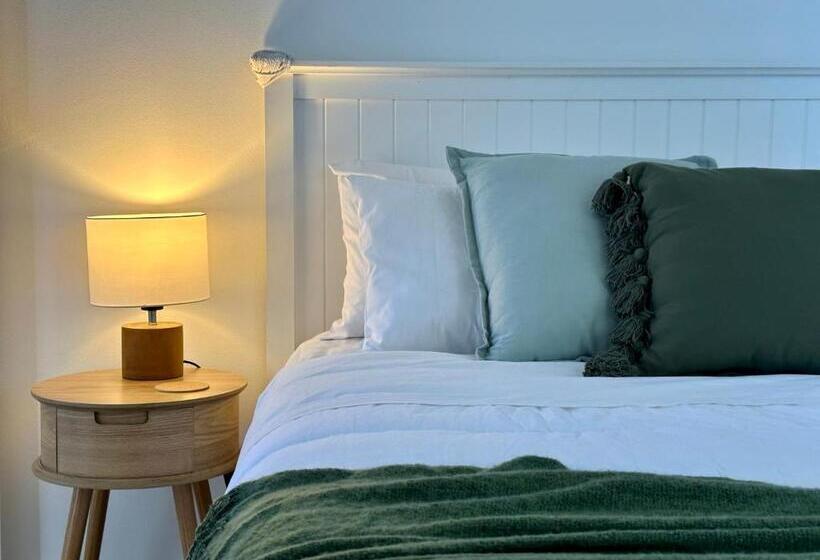 آپارتمان 2 خوابه, Meridian Tower Kirra Beach