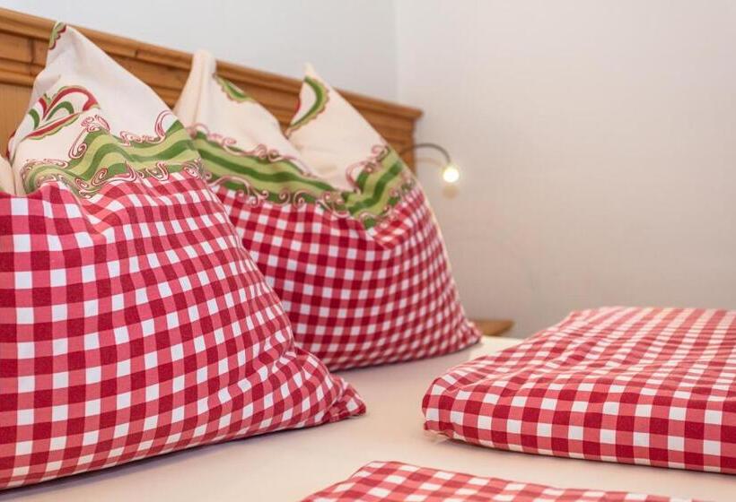 חדר סטנדרט עם מרפסת, Pension Lackenbauer