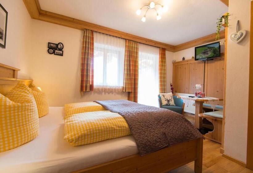 חדר סטנדרט נוף להרים, Pension Lackenbauer