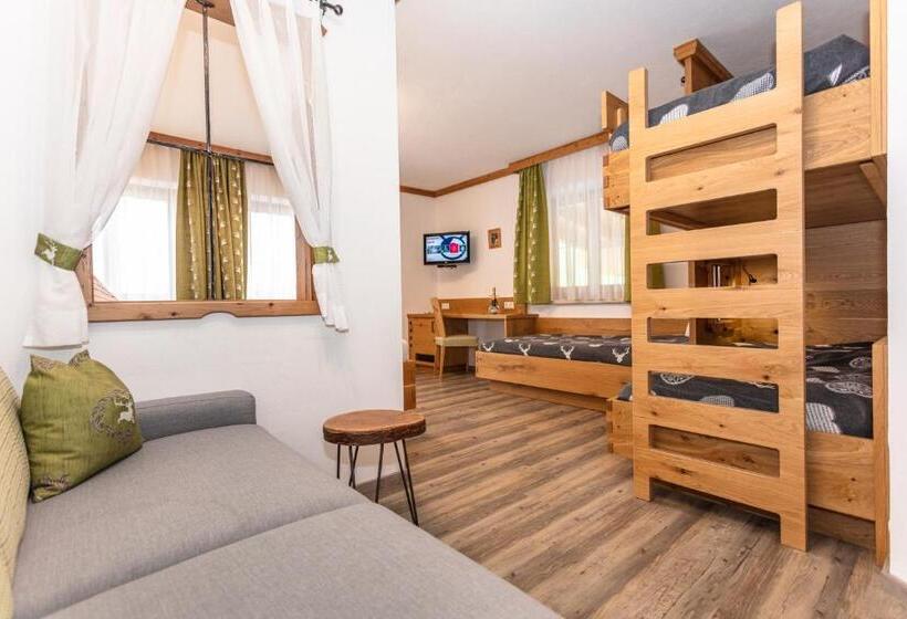 חדר סטנדרט לארבעה, Pension Lackenbauer