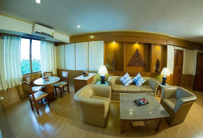Family Suite, Phrae Nakara