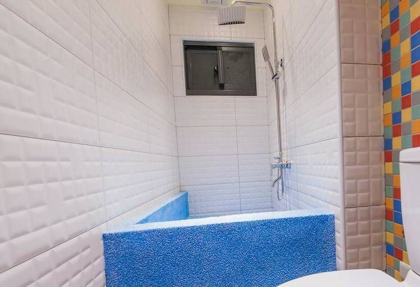 اتاق استاندارد سه نفره, Ericson Kingdom B&b