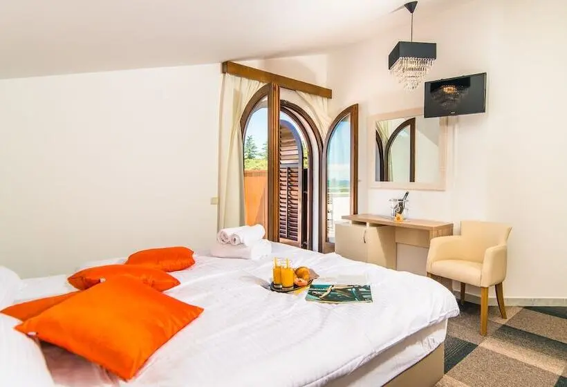 Standard Kolmen Hengen Huone, Apartments And Rooms With Wifi Vrsar, Porec   3007