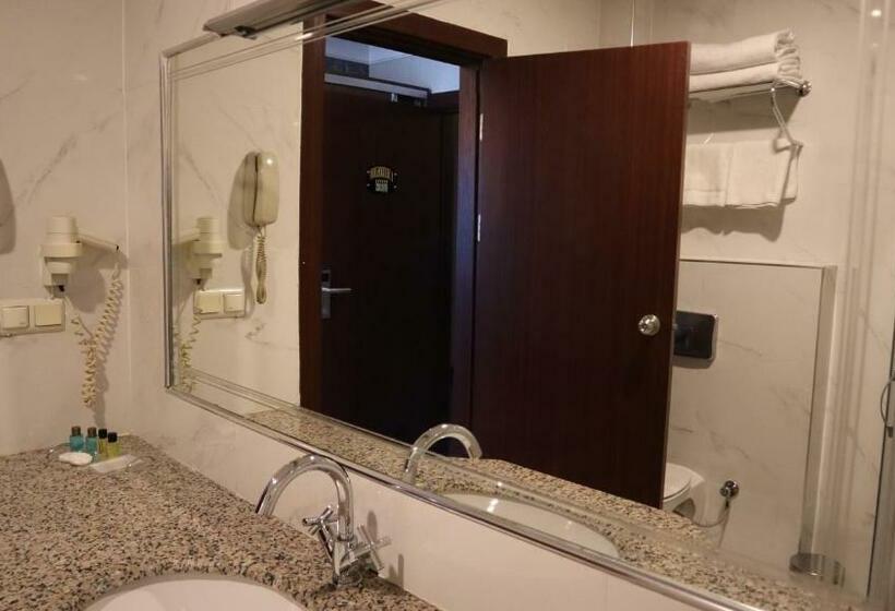 اتاق استاندارد یک نفره, Bm Hotel City