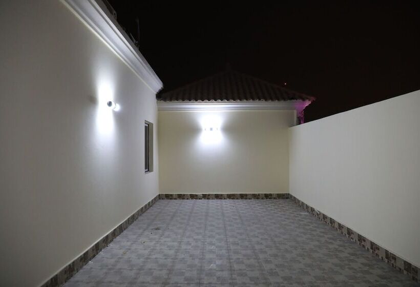 شقة غرفتين نوم مزودة بتراس, Ashbilia Suites