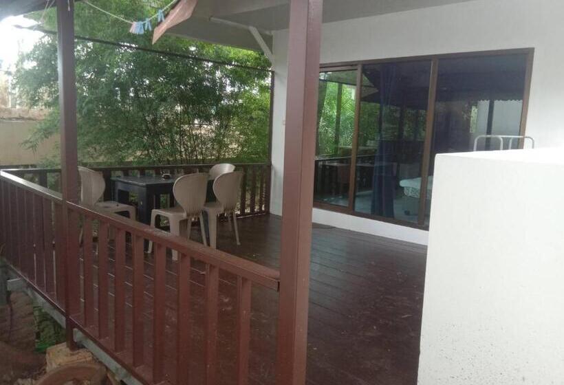 غرفة ديلوكس رباعية, Faye Orchid Garden Resort