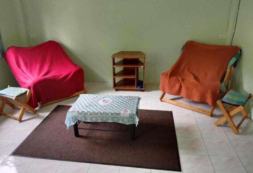 דירת חדר, Kamrai Resort