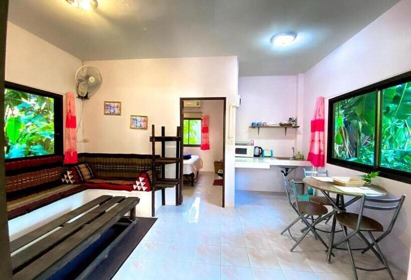 デラックスバンガロー, Kamrai Resort