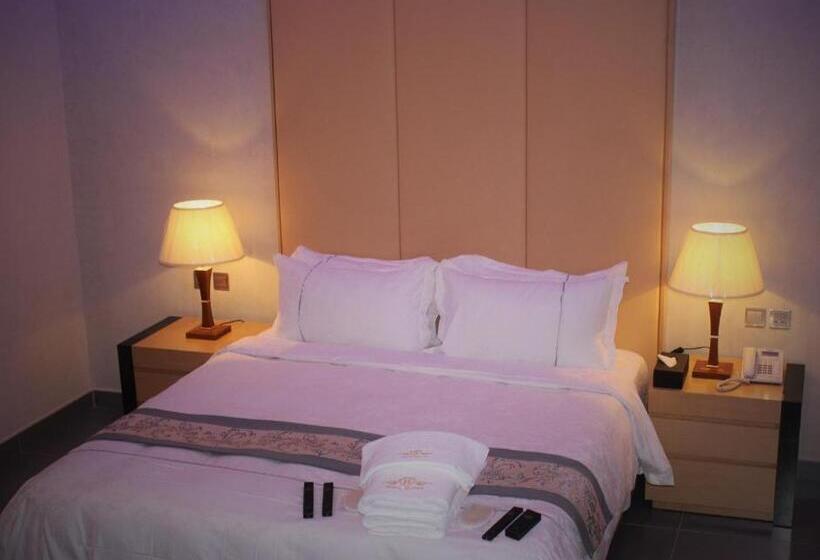 סוויטת 3 חדרי שינה, Refal Homes