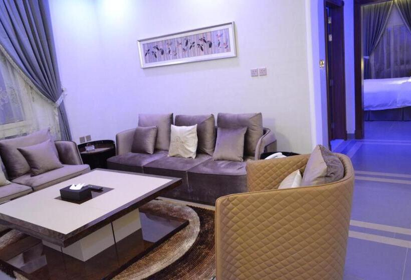 דירת שני חדרים, Refal Homes