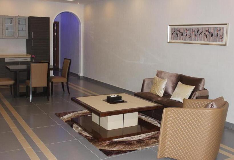 דירת חדר סופריור, Refal Homes