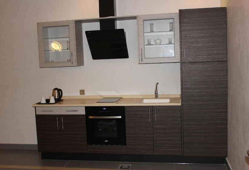 דירת חדר סופריור, Refal Homes