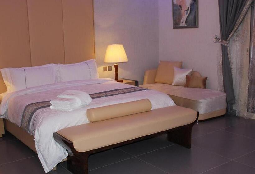 דירת חדר סופריור, Refal Homes