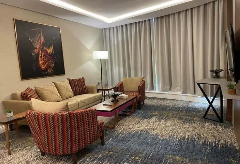 Presidenttisviitti, Remaz Suites