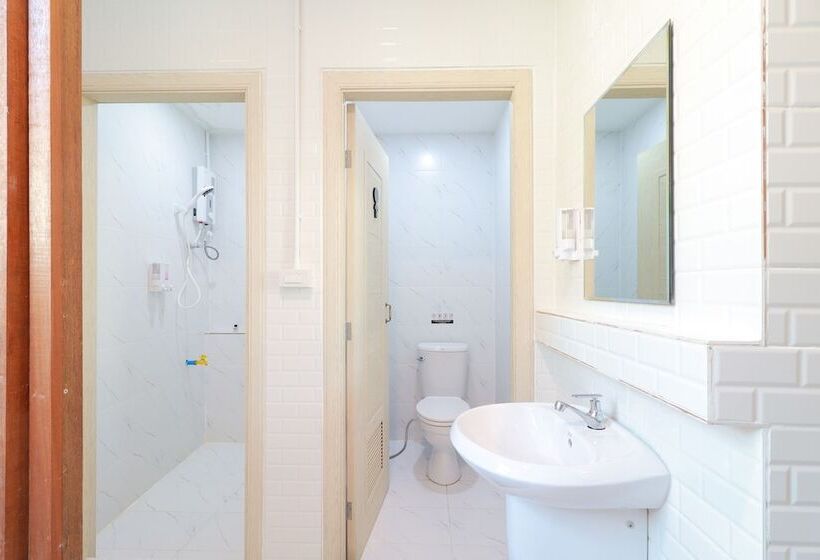 Кровать в Общей Комнате, Sleep Guesthouse