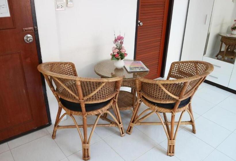 Quarto Triplo Standard com Balcão, Sunshine