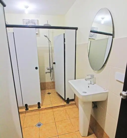 ドゥプレックスルーム, Caliraya Resort Club