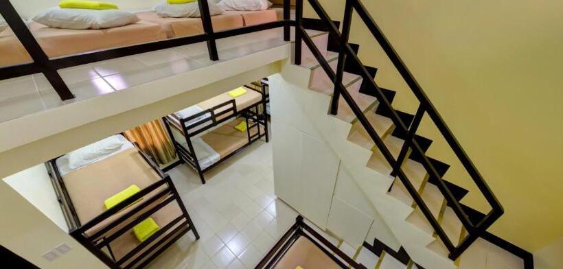 复式房间, Caliraya Resort Club
