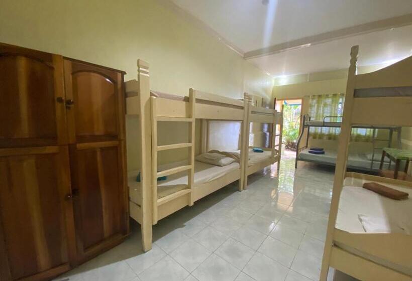 חדר משפחתי, Camiguin Island Golden Sunset Beach Club