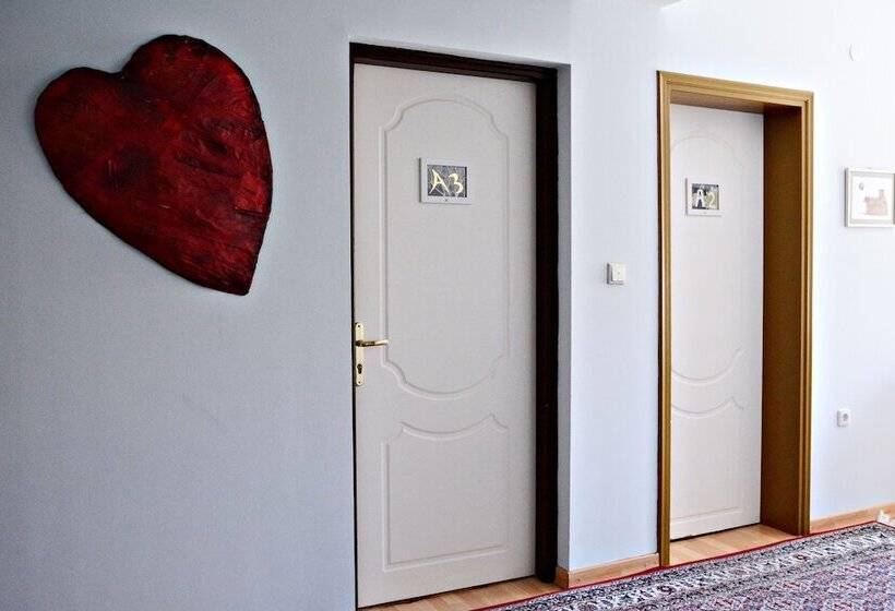 غرفة قياسية مطلّة علي البحيرة, Guesthouse Vissinokipos   Biker Friendly   Motorrad