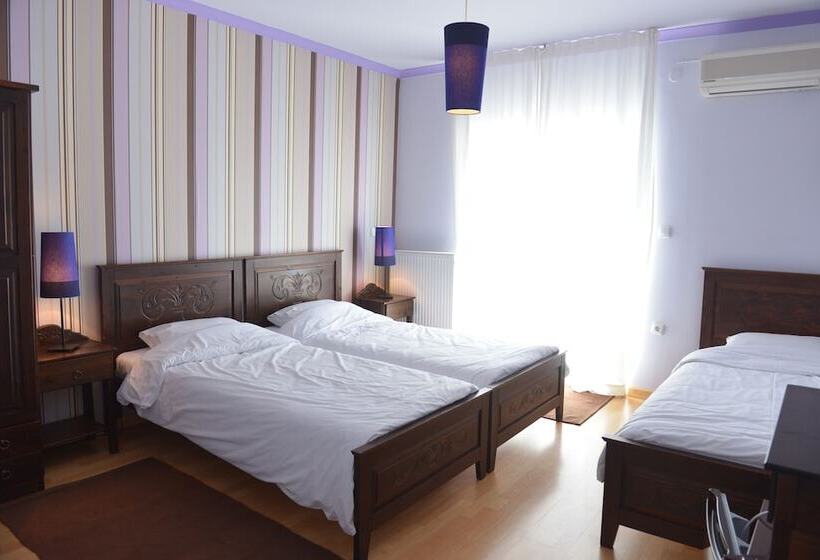 Номер Стандарт Трехместный, Guesthouse Vissinokipos   Biker Friendly   Motorrad