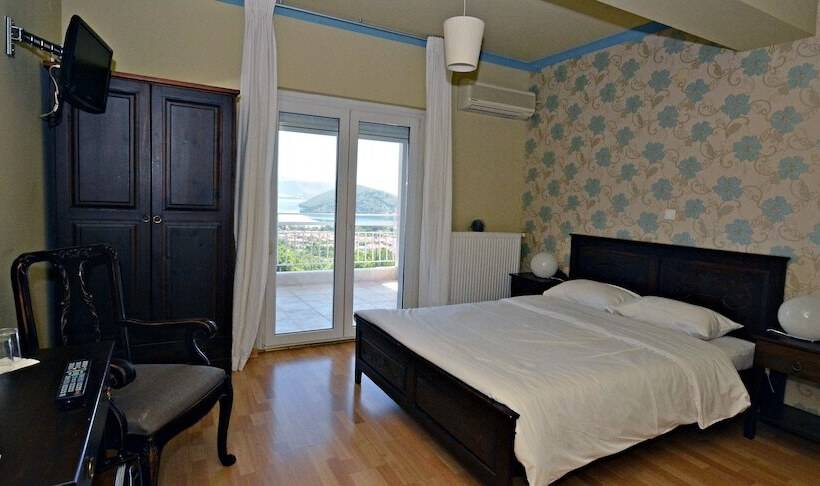غرفة قياسية مطلّة علي البحيرة, Guesthouse Vissinokipos   Biker Friendly   Motorrad