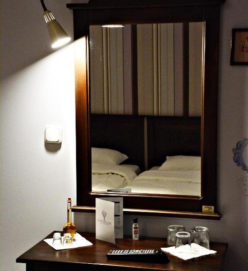 חדר סטנדרט לשלושה, Guesthouse Vissinokipos   Biker Friendly   Motorrad