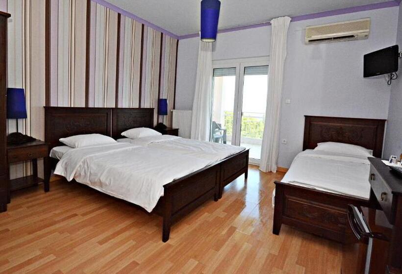 חדר סטנדרט לשלושה, Guesthouse Vissinokipos   Biker Friendly   Motorrad