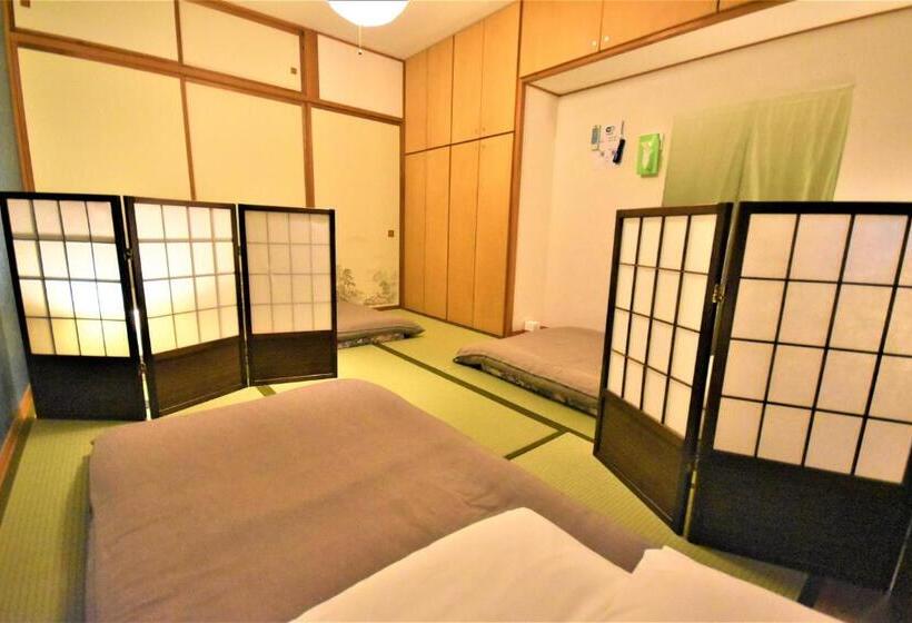 Кровать в Общей Комнате, Hakone Guesthouse Gaku
