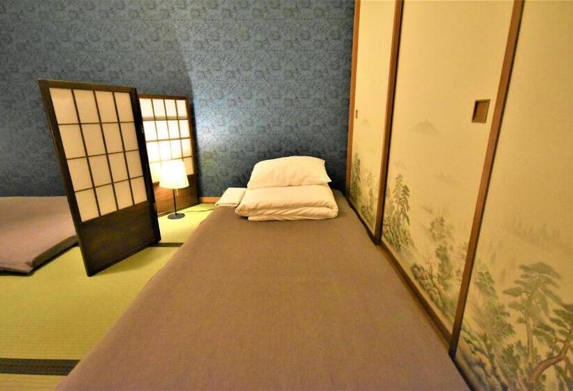Кровать в Общей Комнате, Hakone Guesthouse Gaku