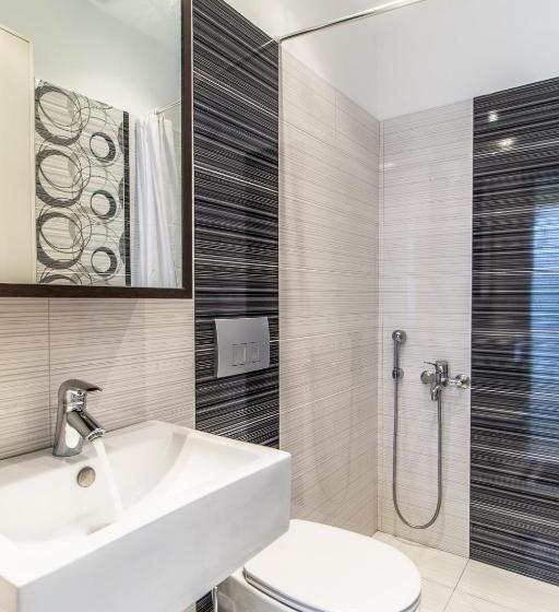 四人高级间, Naxos Mare