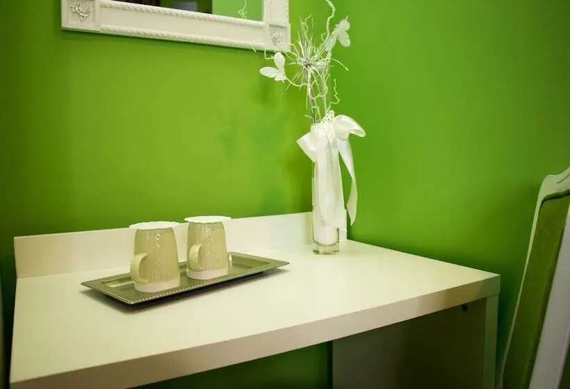 اتاق لوکس یک تخته, Rooms Villa Downtown