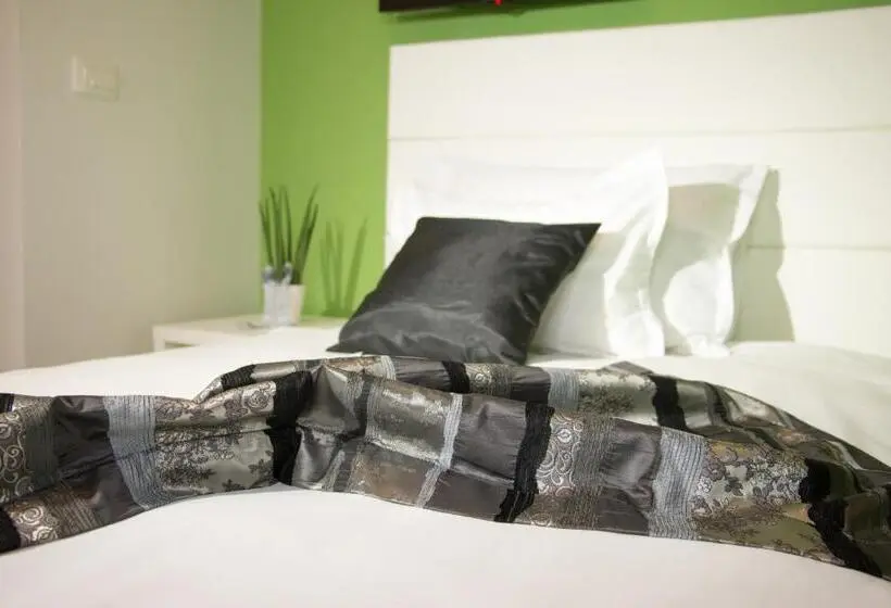 اتاق لوکس یک تخته, Rooms Villa Downtown