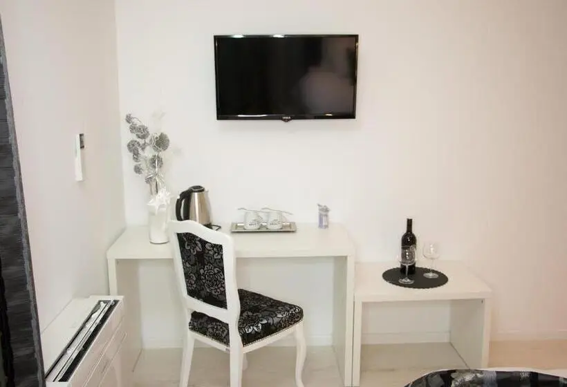 اتاق لوکس سه تخته, Rooms Villa Downtown