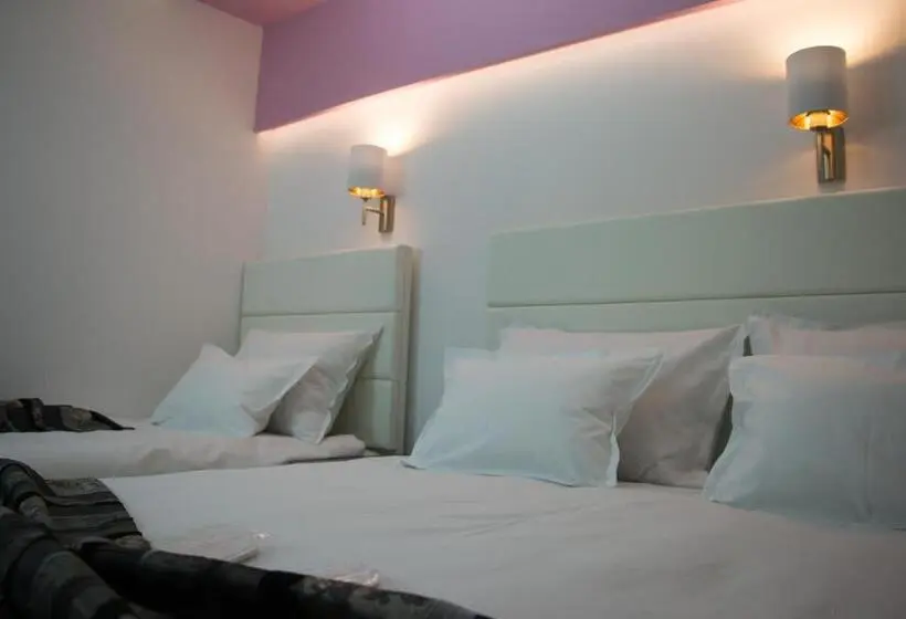 اتاق لوکس سه تخته, Rooms Villa Downtown