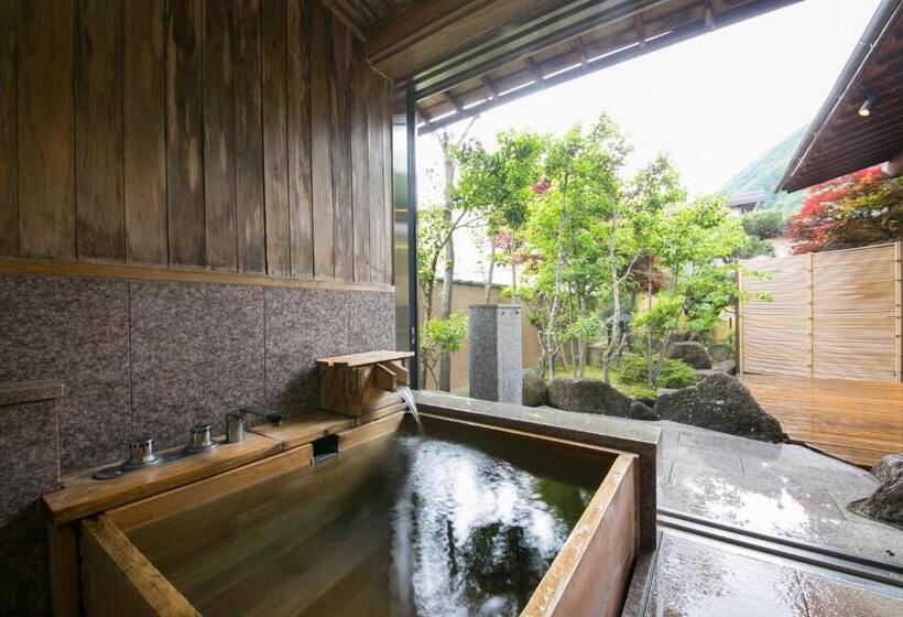 Семейный Номер, Sekitaitei Ishida