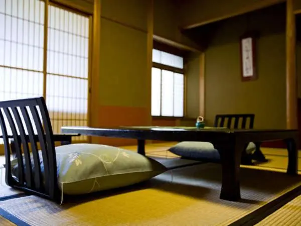 バスルーム共有のトリプルスタンダード, Sekitaitei Ishida
